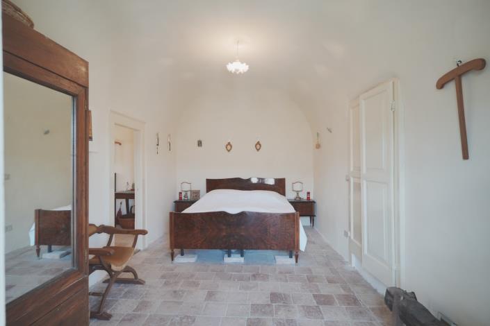 Image No.31-3 Bed Property for sale