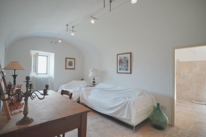 Image No.21-3 Bed Property for sale