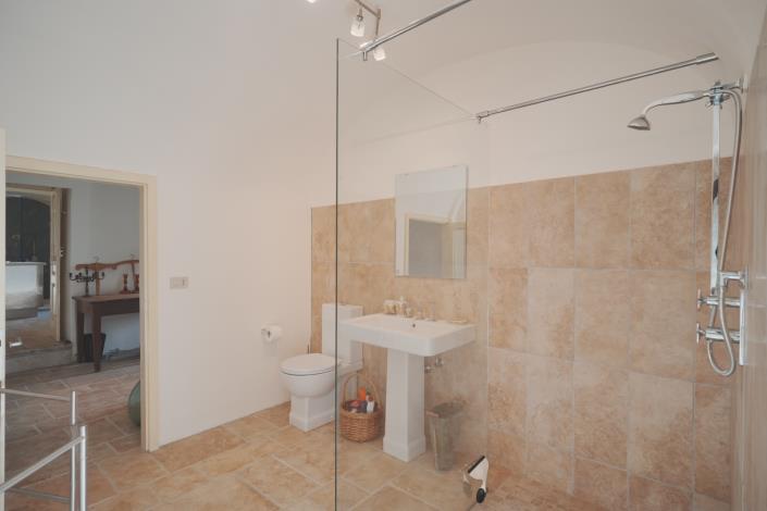 Image No.24-3 Bed Property for sale