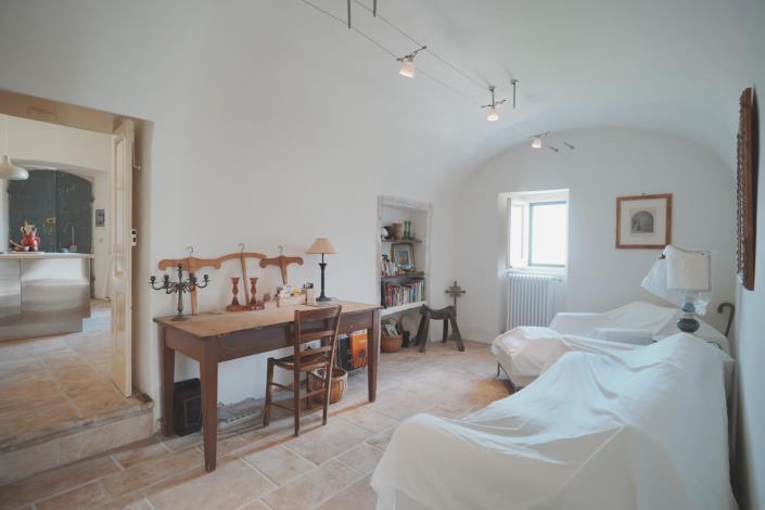 Image No.23-3 Bed Property for sale