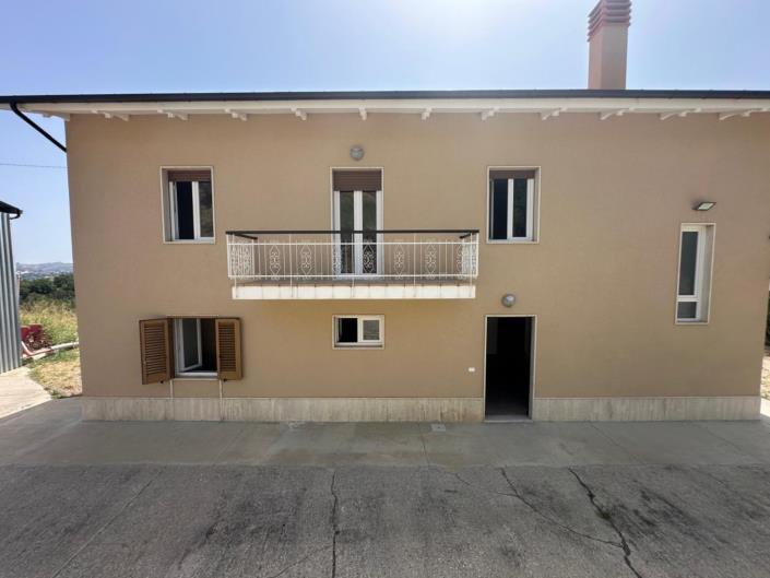 Image No.4-2 Bed Property for sale