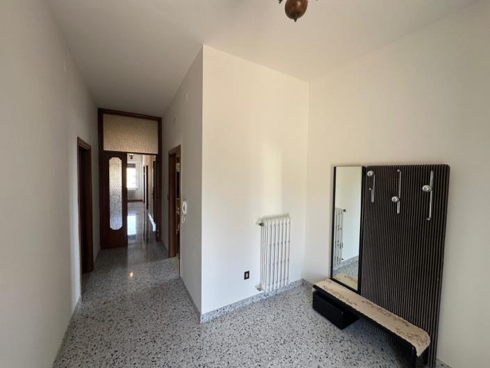 Image No.6-2 Bed Property for sale