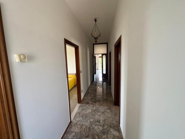 Image No.18-2 Bed Property for sale