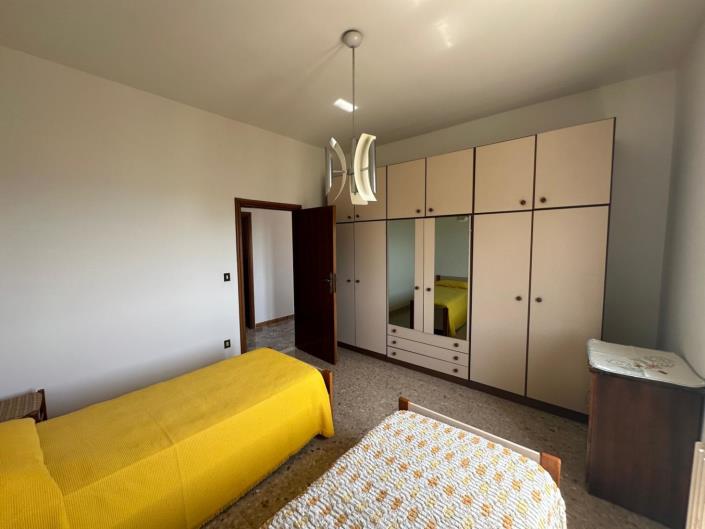 Image No.22-2 Bed Property for sale