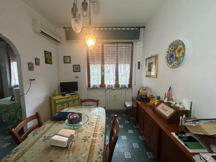 Image No.14-4 Bed Property for sale