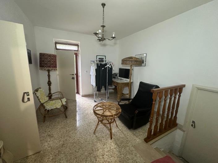 Image No.28-4 Bed Property for sale