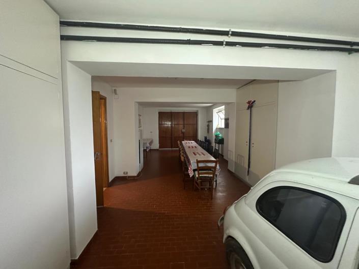 Image No.30-4 Bed Property for sale
