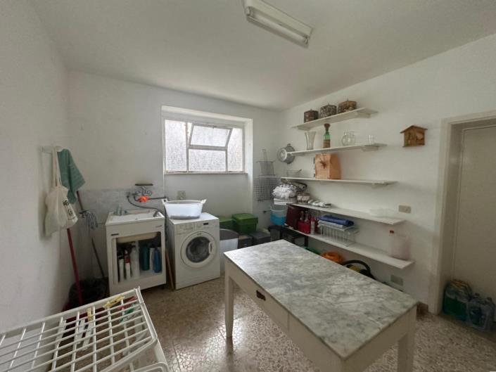 Image No.31-4 Bed Property for sale