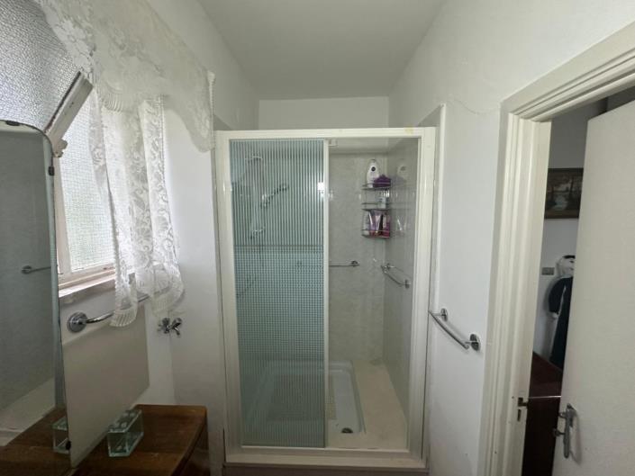 Image No.33-4 Bed Property for sale
