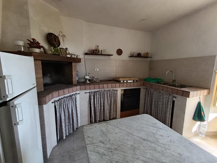Image No.9-6 Bed Property for sale
