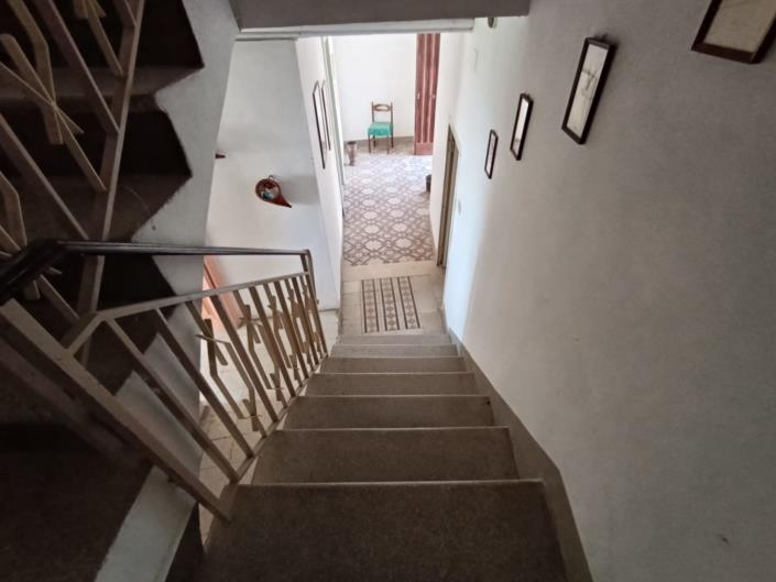 Image No.13-6 Bed Property for sale
