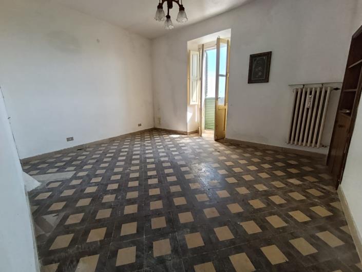 Image No.14-6 Bed Property for sale