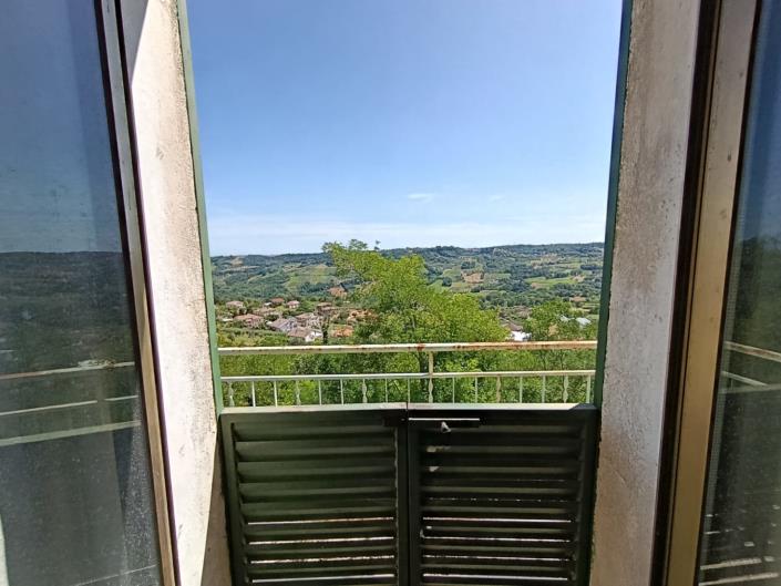 Image No.19-6 Bed Property for sale