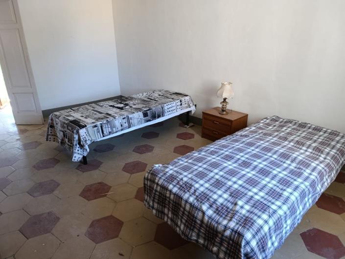 Image No.22-6 Bed Property for sale