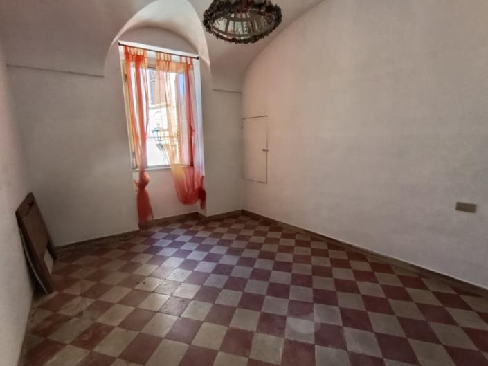 Image No.25-6 Bed Property for sale