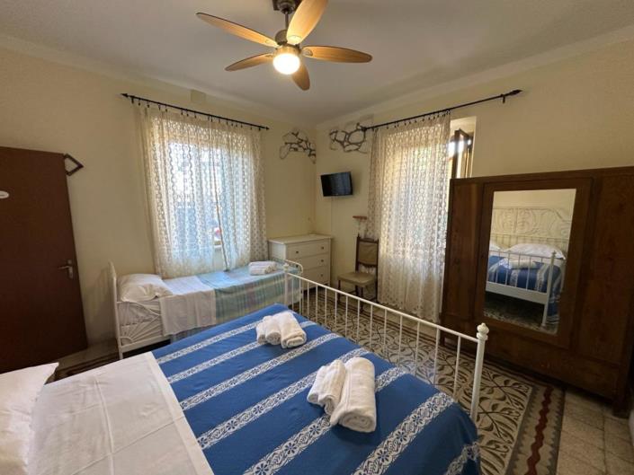 Image No.14-14 Bed Property for sale
