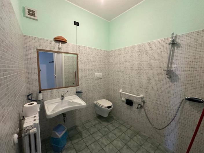 Image No.16-14 Bed Property for sale
