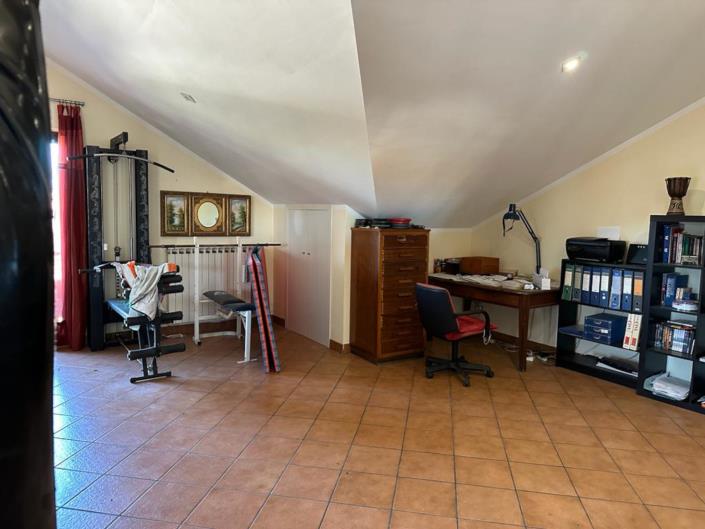 Image No.24-14 Bed Property for sale
