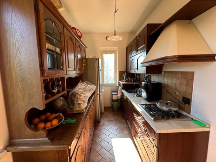 Image No.30-14 Bed Property for sale