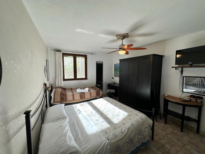 Image No.37-14 Bed Property for sale