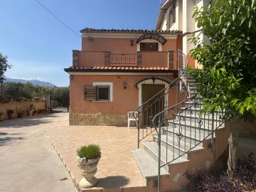 1 - Alanno, Maison