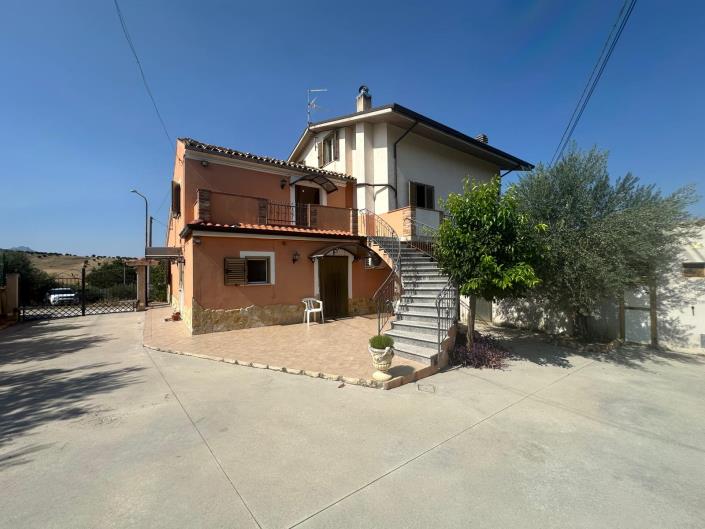 Image No.2-Maison de 3 chambres à vendre à Alanno