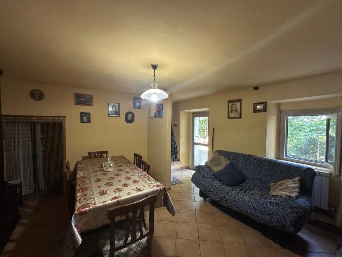 Image No.10-3 Bed Property for sale