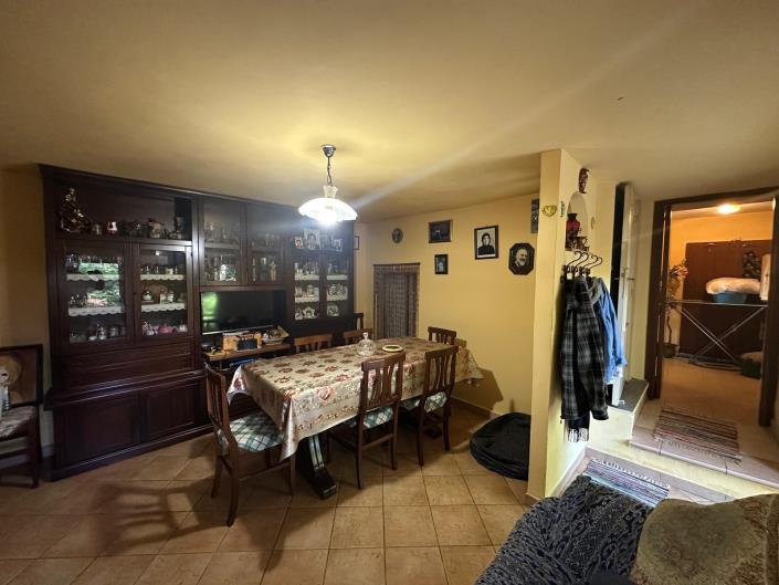 Image No.11-3 Bed Property for sale