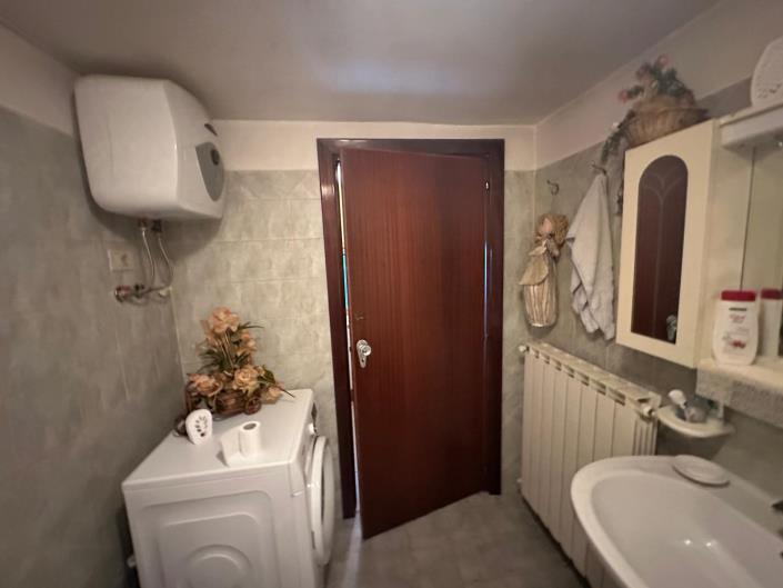 Image No.17-3 Bed Property for sale