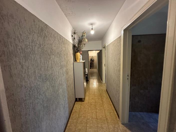 Image No.20-3 Bed Property for sale