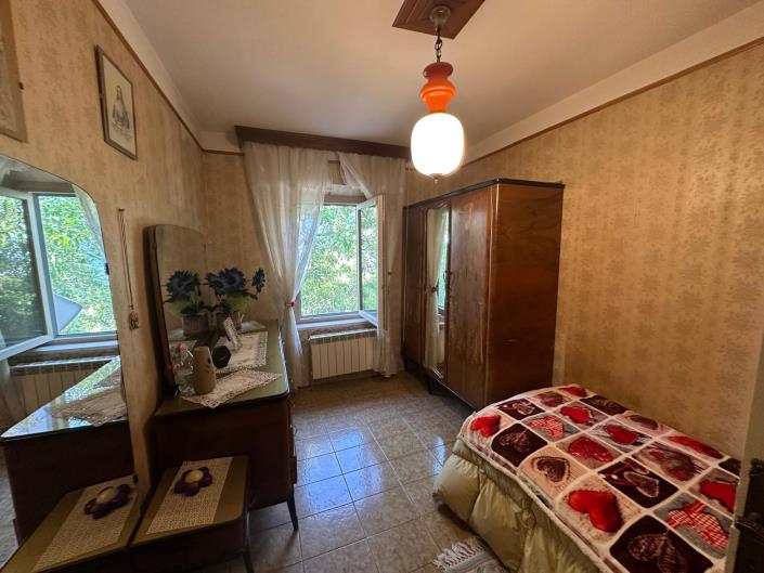Image No.22-3 Bed Property for sale