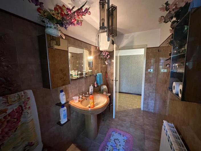 Image No.30-3 Bed Property for sale