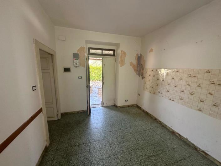 Image No.9-2 Bed House for sale