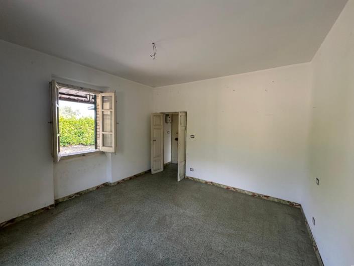 Image No.13-2 Bed House for sale