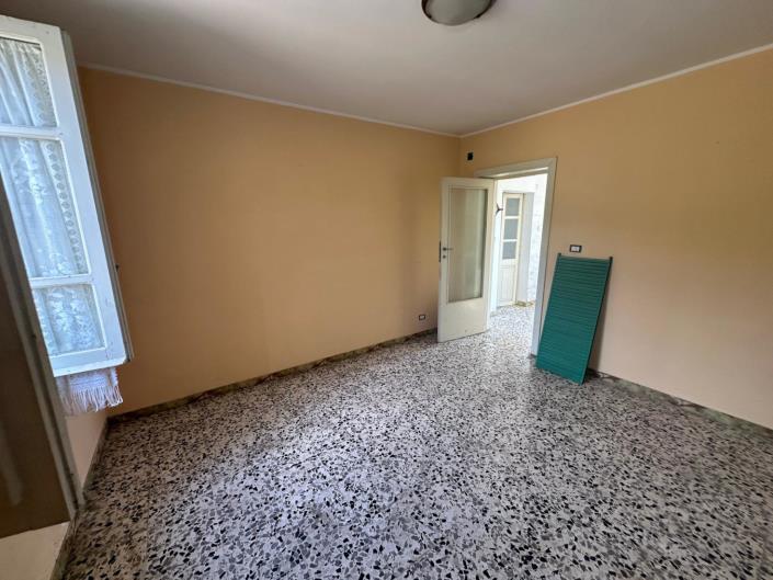 Image No.17-2 Bed House for sale