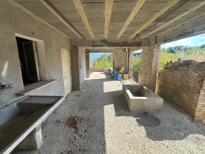 Image No.22-2 Bed House for sale