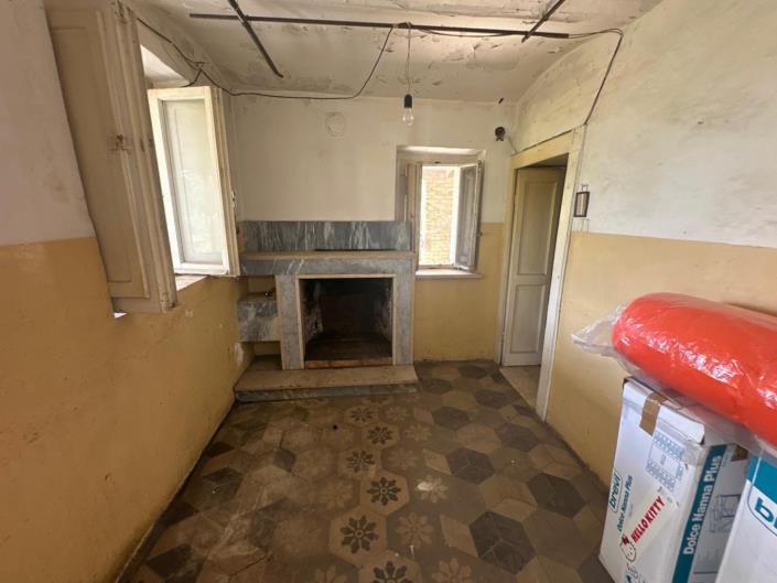 Image No.26-2 Bed House for sale