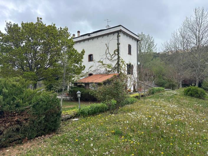 Image No.6-4 Bed Property for sale