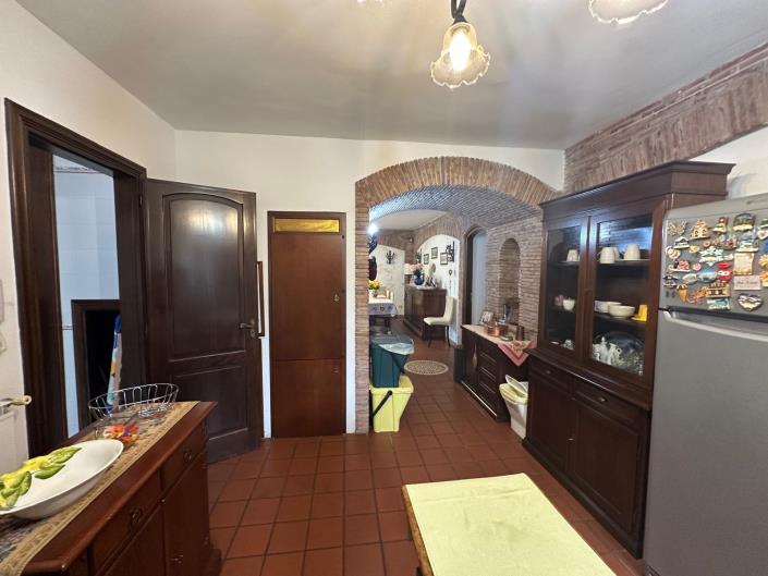 Image No.23-4 Bed Property for sale
