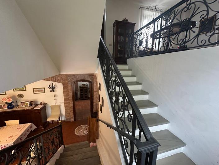 Image No.30-4 Bed Property for sale