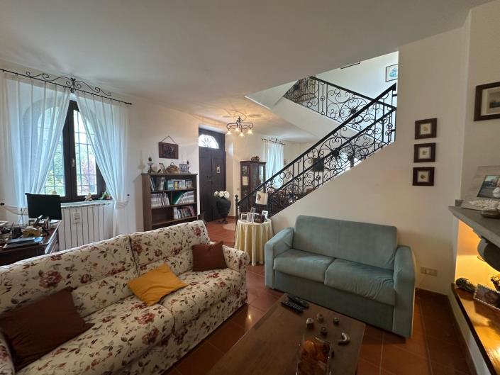 Image No.31-4 Bed Property for sale