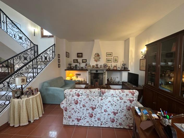 Image No.32-4 Bed Property for sale