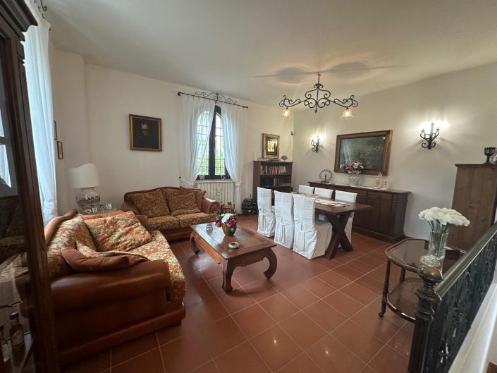Image No.33-4 Bed Property for sale