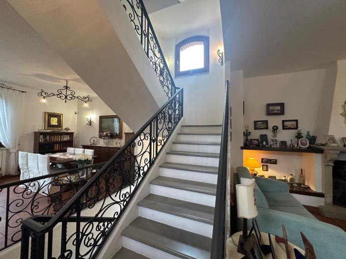 Image No.37-4 Bed Property for sale