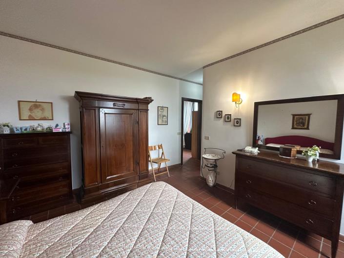 Image No.39-4 Bed Property for sale