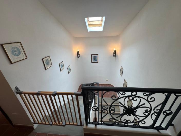 Image No.46-4 Bed Property for sale