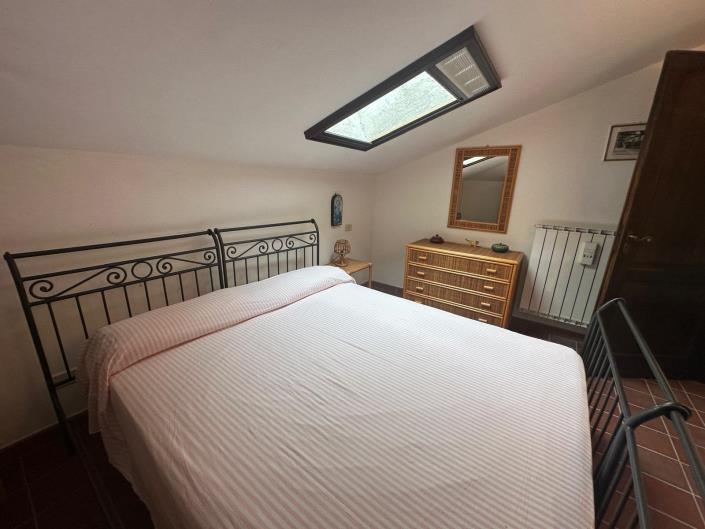 Image No.49-4 Bed Property for sale
