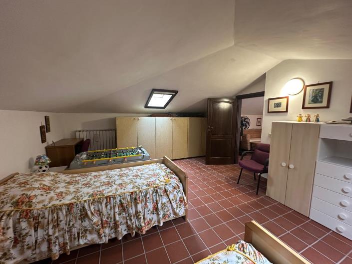 Image No.50-4 Bed Property for sale