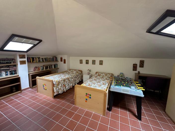 Image No.51-4 Bed Property for sale