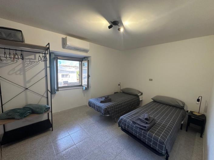 Image No.17-3 Bed Property for sale